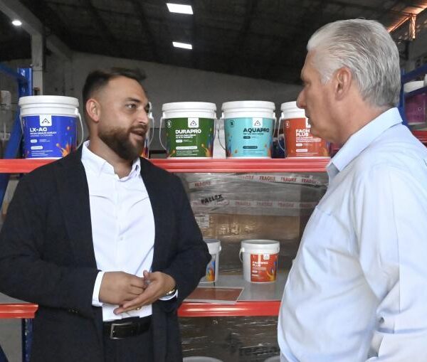 Presidente de Cuba chequea el Abasto de Agua en La Habana, y visita el municipio del Cerro